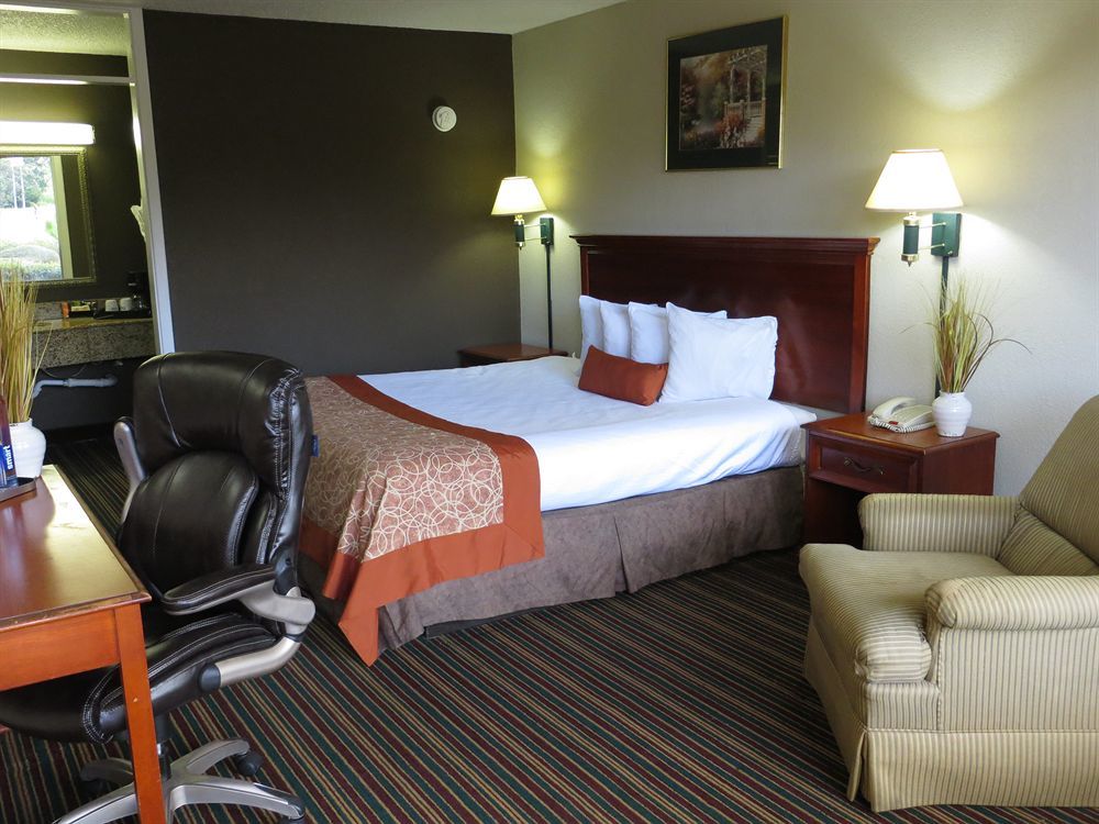 Econo Choice I 95 Savannah Gateway 24 Hour Fitness Center On Site Guest Laundry On Site Perkins Restaurant Hotel