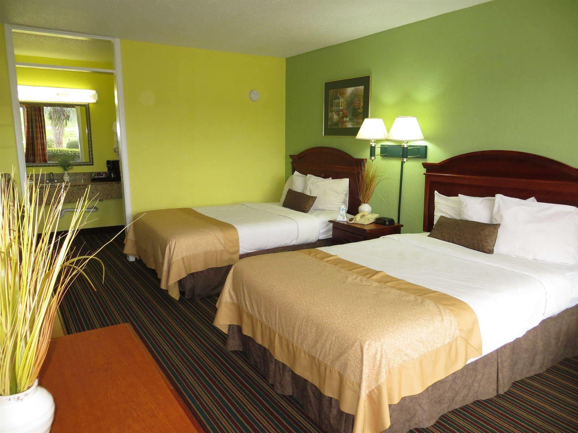 Econo Choice I 95 Savannah Gateway 24 Hour Fitness Center On Site Guest Laundry On Site Perkins Restaurant 3* Georgetown