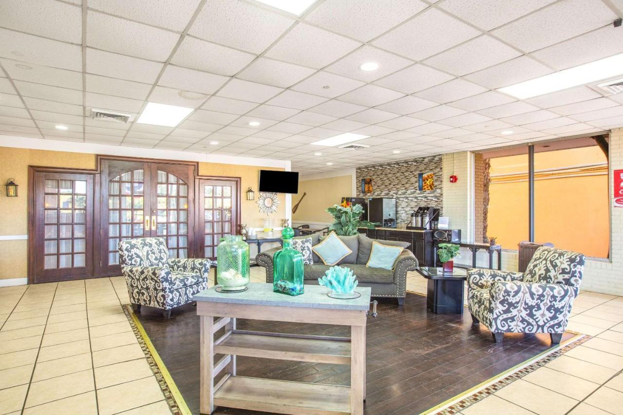 Econo Choice I-95 Savannah Gateway Hotel 3*